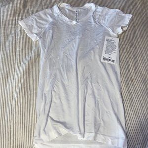 white short sleeve swiftly tech